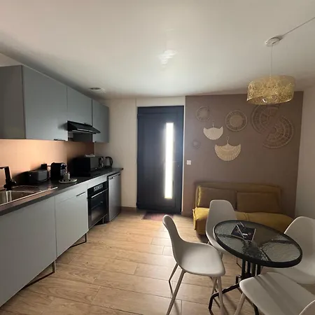 Gasthuis Concorde Proche Aeroport De Nantes 3*